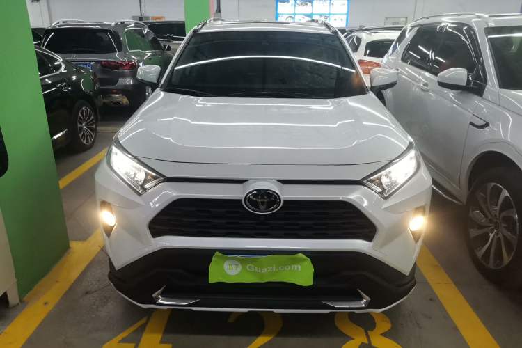 Used Toyota RAV4 2021 2.0L CVT Two-Wheel Drive Fashion PLUS Edition
