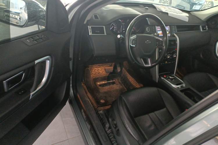 Used Land Rover Discovery Sport 2019 240 PS SE Version China VI Standard