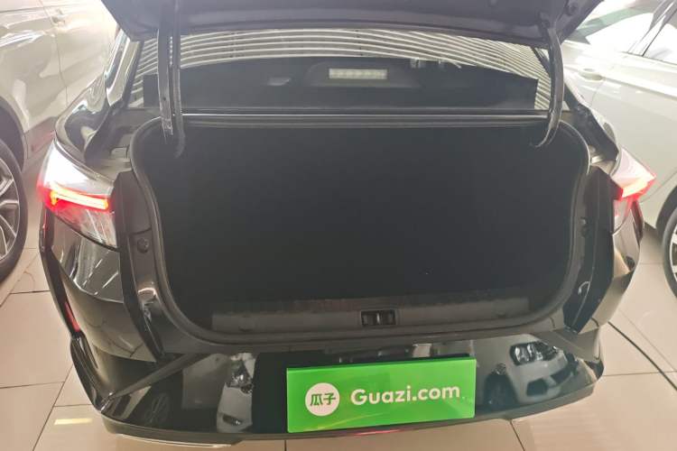 Used Dongfeng Aeolus Yixuan 2020 230T Automatic Glare-Proof Dark Knight Edition
