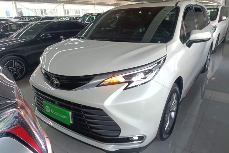 Used Toyota Sienna 2024 2.5L Hybrid Four-Wheel Drive Prestige Edition