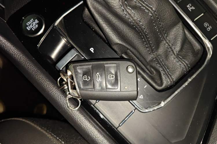 Used Volkswagen Tiguan L 2022 330TSI Automatic Two-Wheel Drive R-Line Enhanced Edition
