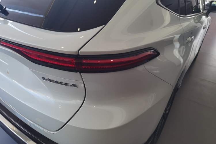 Used Toyota Venza 2023 2.0L CVT Two-Wheel Drive Prestige Version
