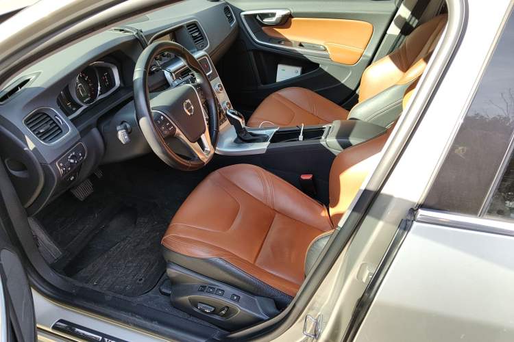 Used Volvo S60 2018 S60L T5 Intelligent Drive Progressive Edition