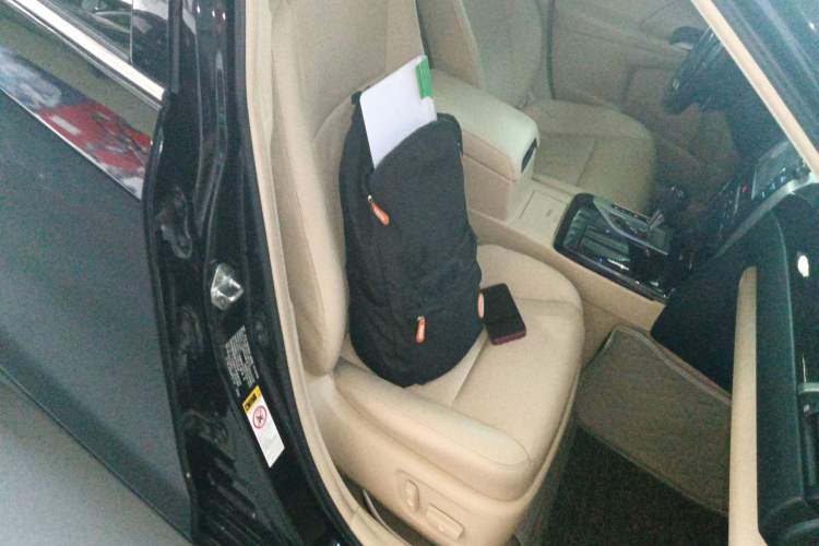 Used Toyota Camry 2015 Dual-Engine 2.5 HG Luxury Navigation Edition
