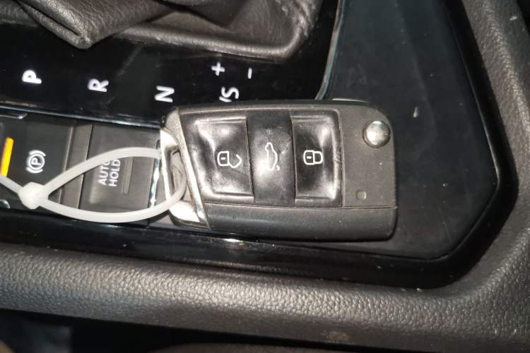 Used Volkswagen Tiguan L 2019 330TSI Automatic Two-Wheel Drive Smart Luxury Version China VI Standard