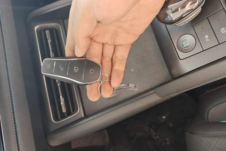 Used BYD Qin L 2025 DM-i Smart Drive 120KM Excellence Model