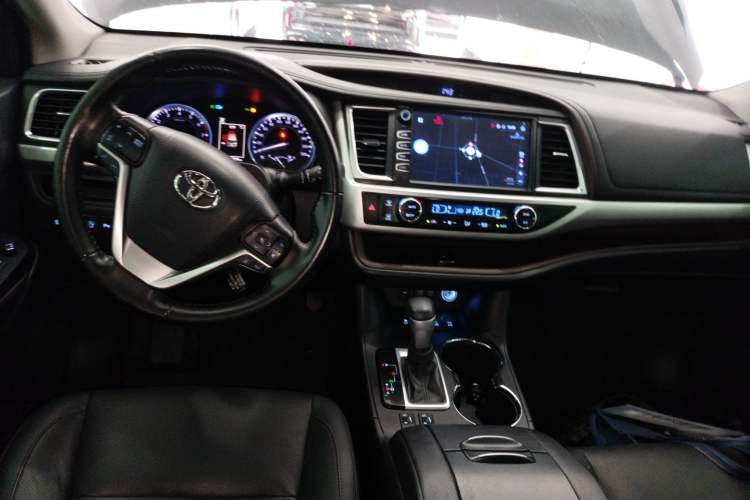 Used Toyota Highlander 2018 2.0T Four-Wheel Drive Luxury Version 7 Seats China VI Standard
