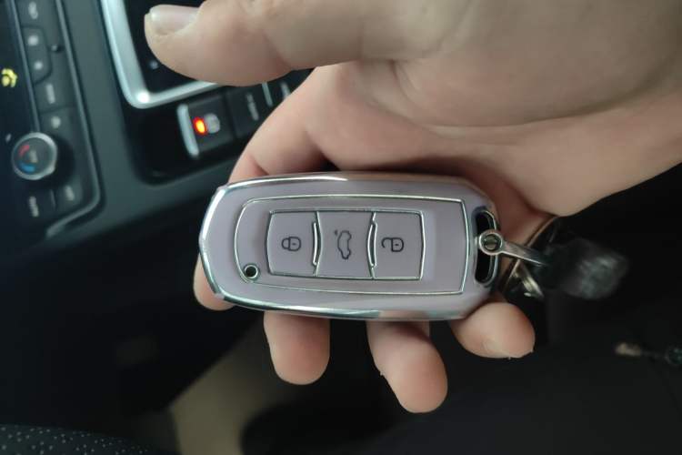 Used Geely Auto Emgrand X7 Sport 2022 1.8TD DCT Zhiya Trim