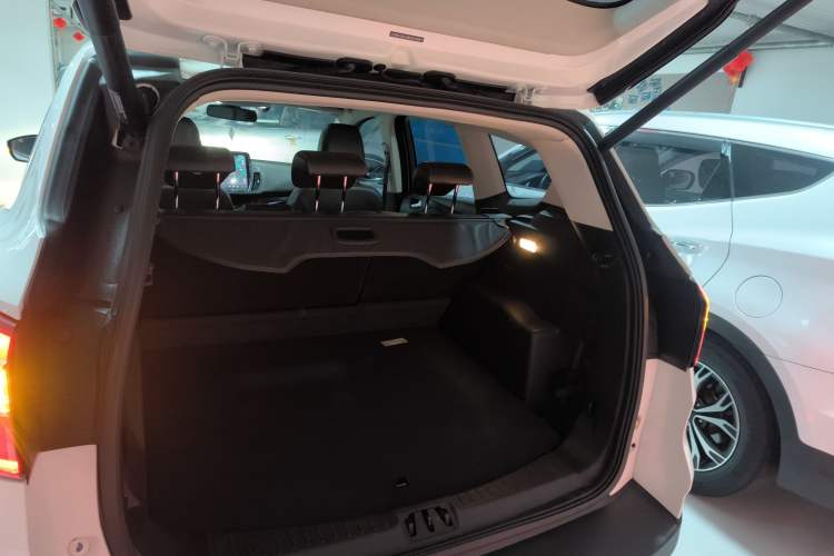 Used Ford Kuga 2019 EcoBoost 180 Two-Wheel-Drive Titanium Plus Model China V Standard