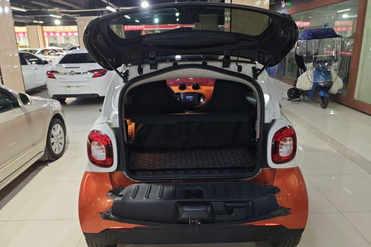 Used  fortwo 2015 1.0L 52 kW Hardtop Passion Edition
