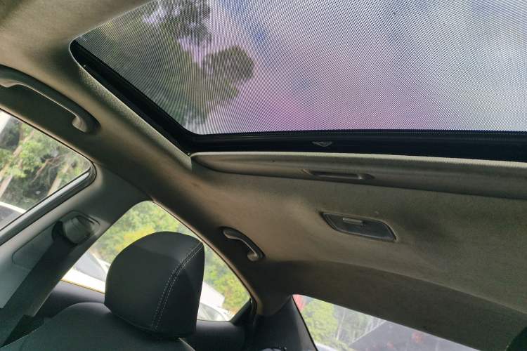 Used Hyundai Elantra (5th Generation / Langdong) 2016 1.6L Automatic Smart Version