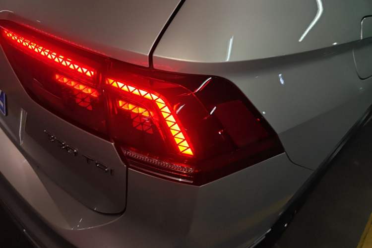 Used Volkswagen Tiguan L 2021 330TSI Automatic Two-Wheel Drive R-Line Flagship Edition