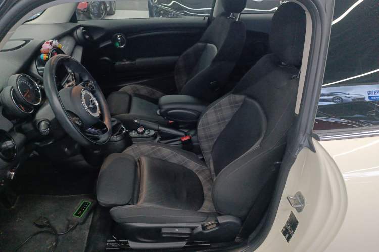 Used  MINI 2016 1.5T COOPER
