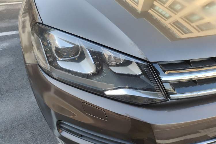 Used Volkswagen Touareg 2015 3.0 TSI Comfort Model
