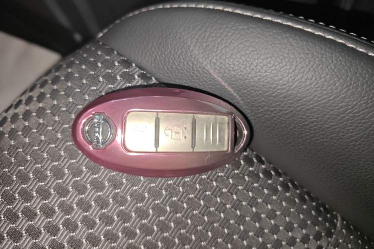 Used Nissan Kicks 2018 1.5L CVT Smart Connect Luxury Edition
