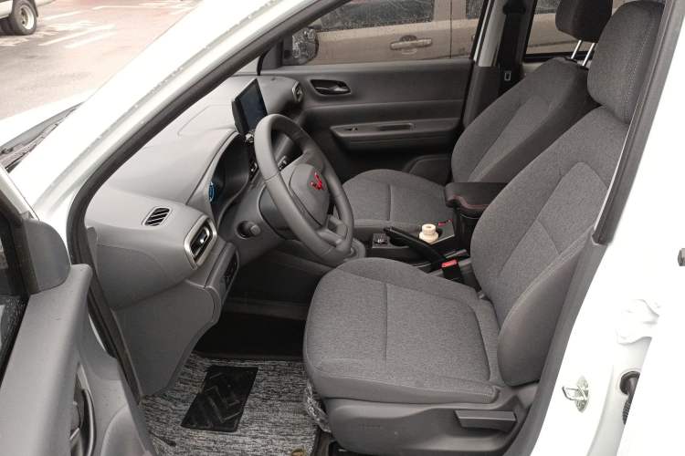 Used Wuling Hongguang New Energy 2024 All-Electric Model 300KM Standard Version
