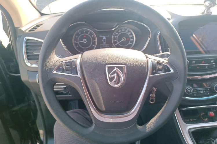 Used Baojun 560 2016 1.5T Manual Elite Model
