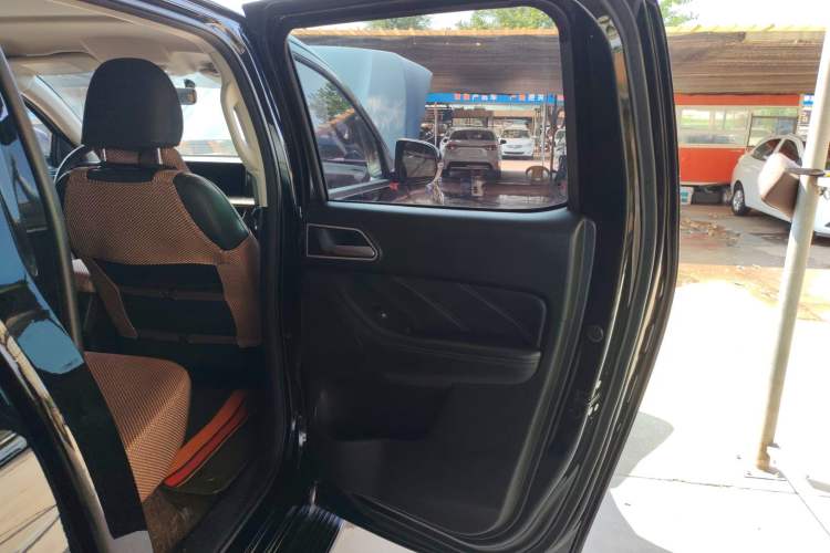 Used Great Wall Poer 2023 2.0T Commercial Version Automatic Diesel 4x4 Elite Long-Box GW4D20M