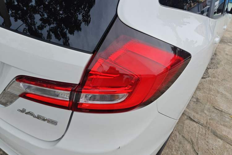 Used Honda Jade 2017 1.8L Automatic Classic Edition 5 seats
