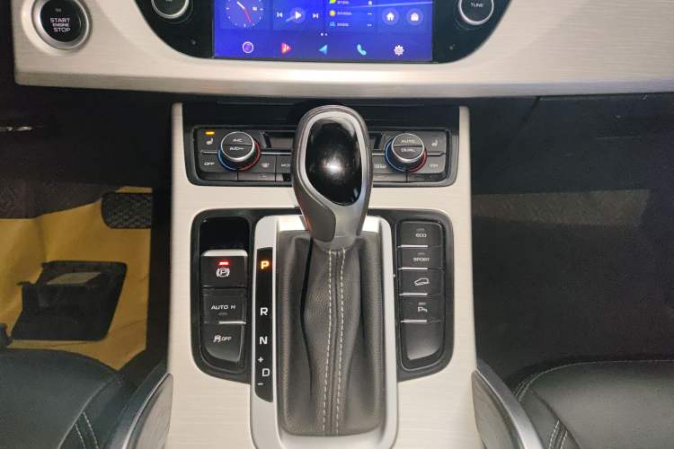 Used Geely Auto Emgrand X7 Sport 2018 1.8TD Automatic Two-Wheel Drive Smart Connect 4G Internet Edition