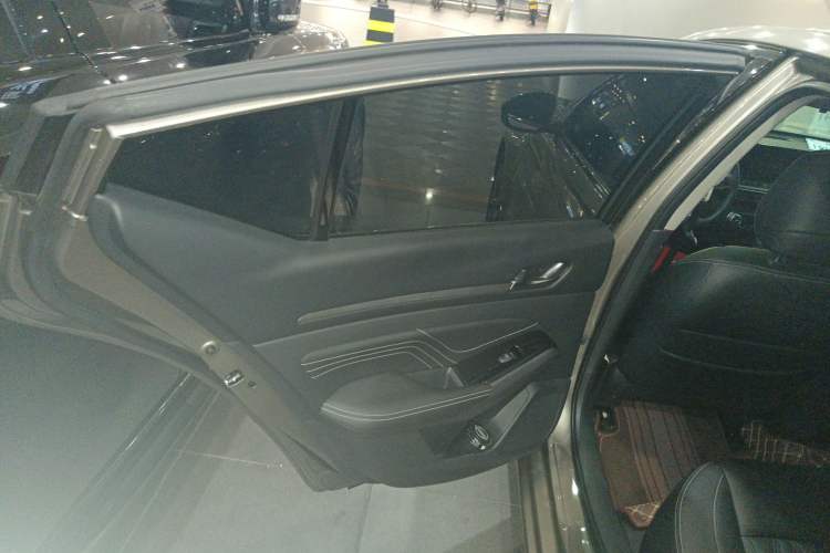 Used Nissan Teana 2022 2.0L XL-Upr Enjoyment Edition
