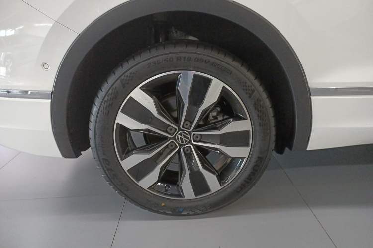 Used Volkswagen Tiguan L 2022 330TSI Automatic Two-Wheel Drive R-Line Enhanced Edition
