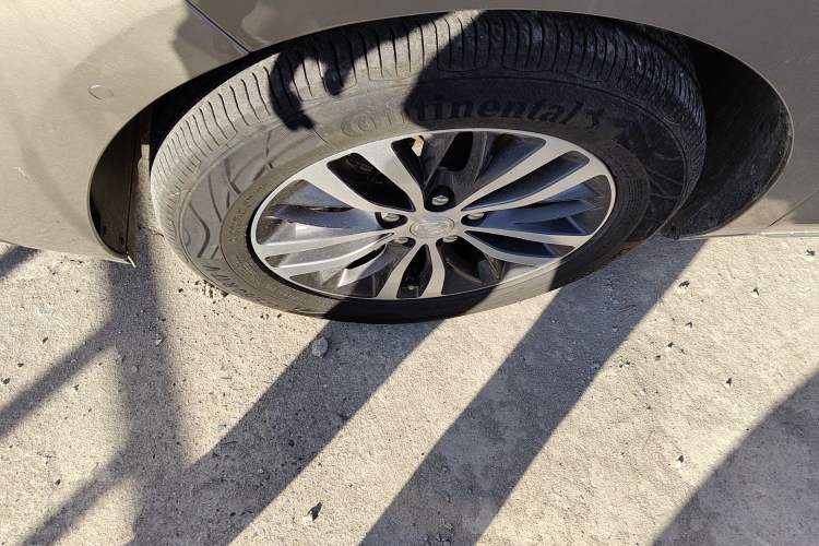 Used Buick GL8 2023 ES Lu Zun Deluxe Model
