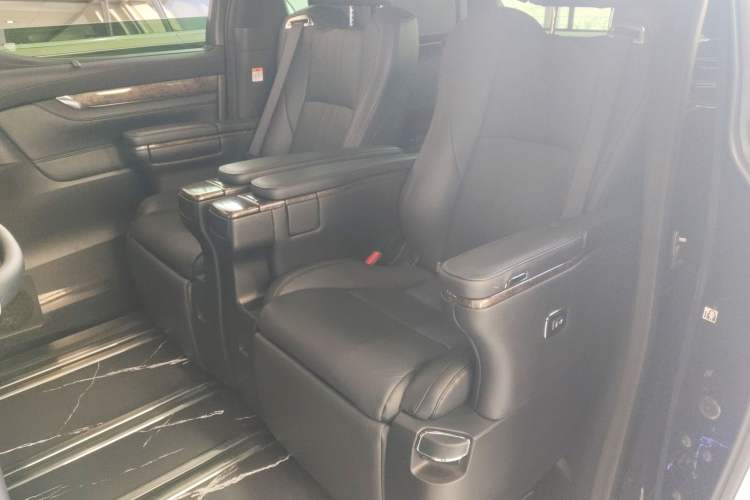 Used Toyota Alphard 2021 Dual-Engine 2.5L Prestige Edition
