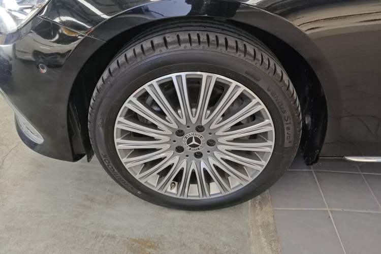 Used Mercedes-Benz E-Class 2021 Restyled E 300 L Luxury Edition
