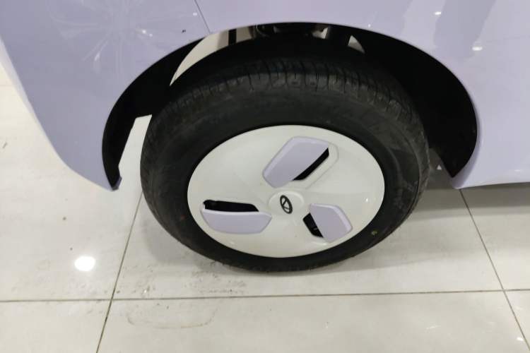 Used Chery QQ Ice Cream 2022 170km Sundae Phosphate Lithium-Ion