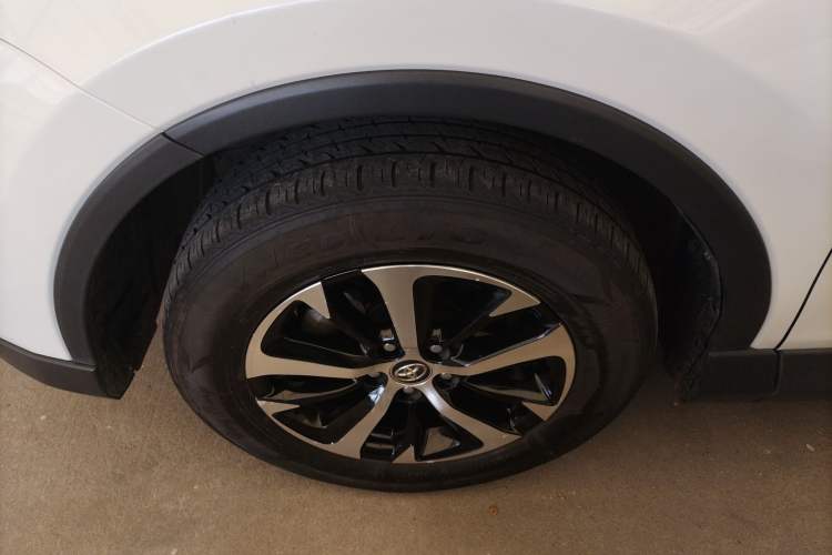 Used Toyota RAV4 2019 2.0L CVT Two-Wheel Drive Pioneer Edition China V Standard
