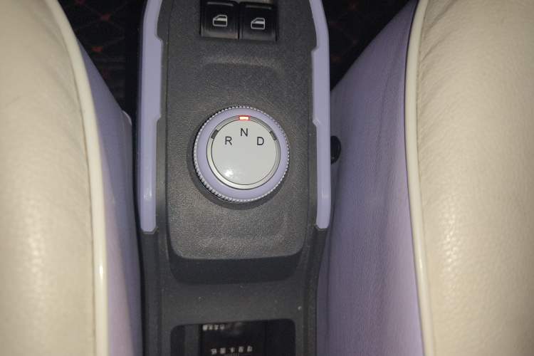 Used Chery QQ Ice Cream 2022 170km Sundae Phosphate Lithium-Ion
