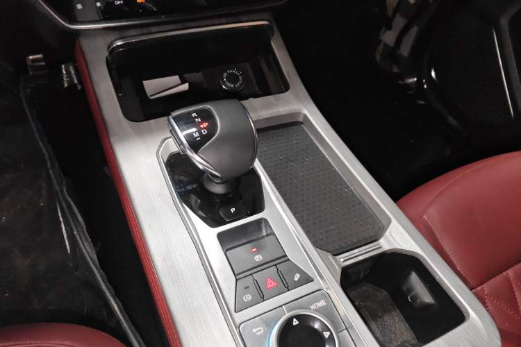 Used JETOUR X70 PLUS 2023 1.5T DCT Brave PLUS 5-Seater
