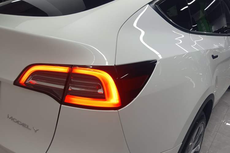 Used Tesla Model Y 2022 Long-Range All-Wheel-Drive Version
