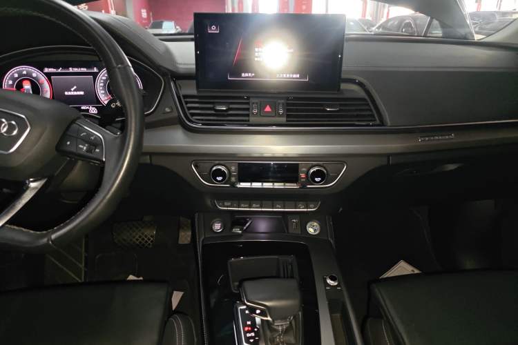 Used Audi Q5L 2021 40 TFSI Fashion Dynamic Model
