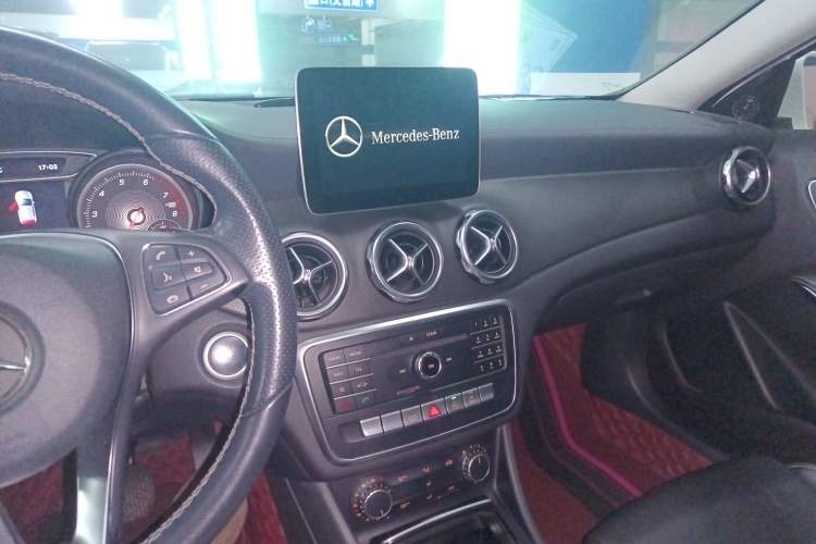 Used Mercedes-Benz GLA 2017 GLA 200 Fashion Model
