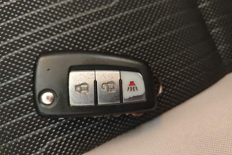 Used Venucia R50X 2015 1.6L Automatic Trend Edition