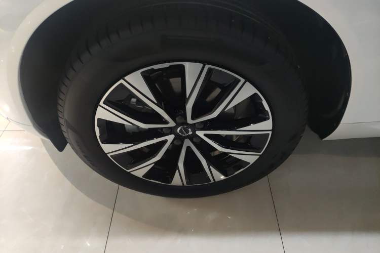 Used Volvo XC60 2025 B5 Four-Wheel Drive Smart & Advanced Luxury Edition
