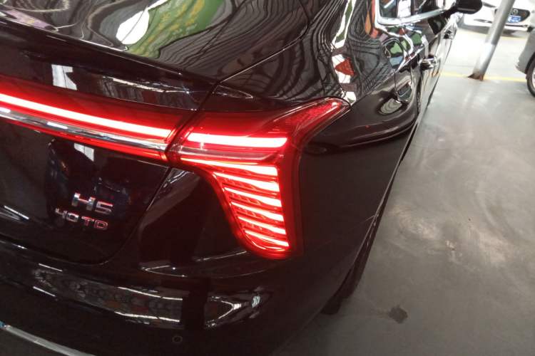 Used Hongqi H5 2025 2.0T Automatic Flagship 500 000th Unit Anniversary Edition
