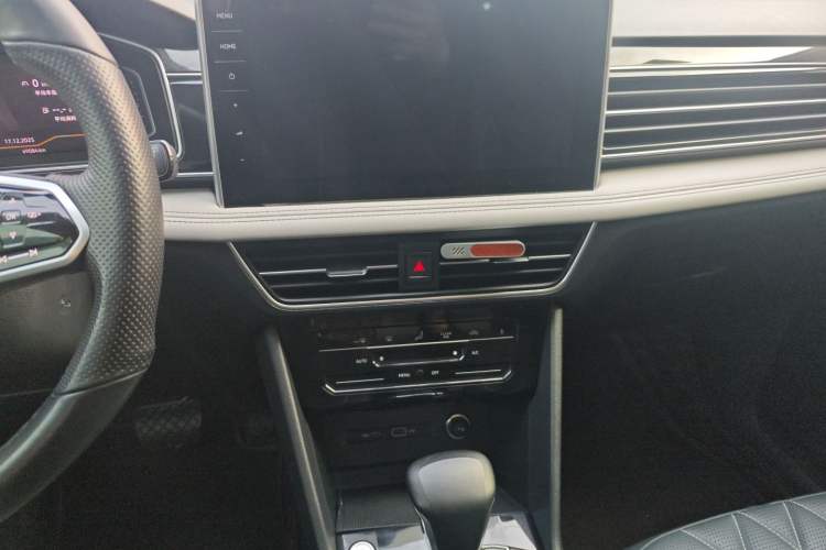 Used Volkswagen Tiguan L 2022 330TSI Automatic Two-Wheel Drive Smart Edition
