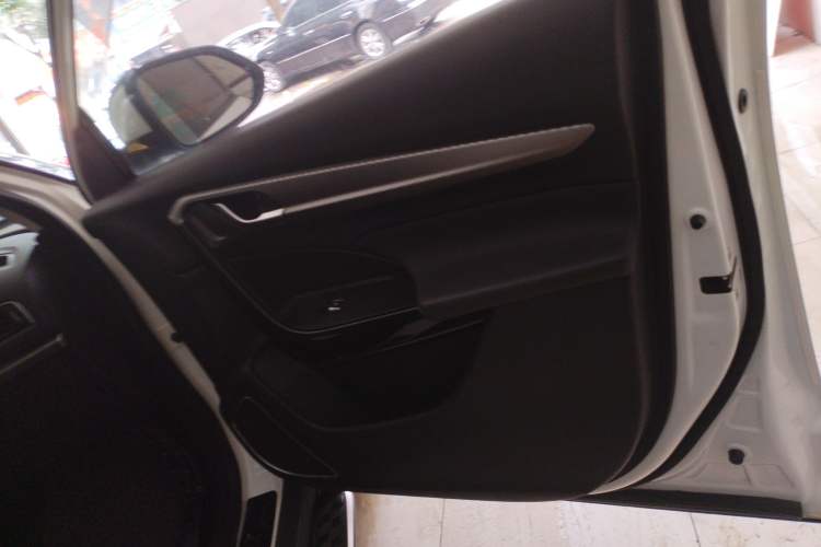 Used Dongfeng Aeolus AX7 2019 1.6T Automatic AI Navigation Model Enjoyment Version China VI Standard