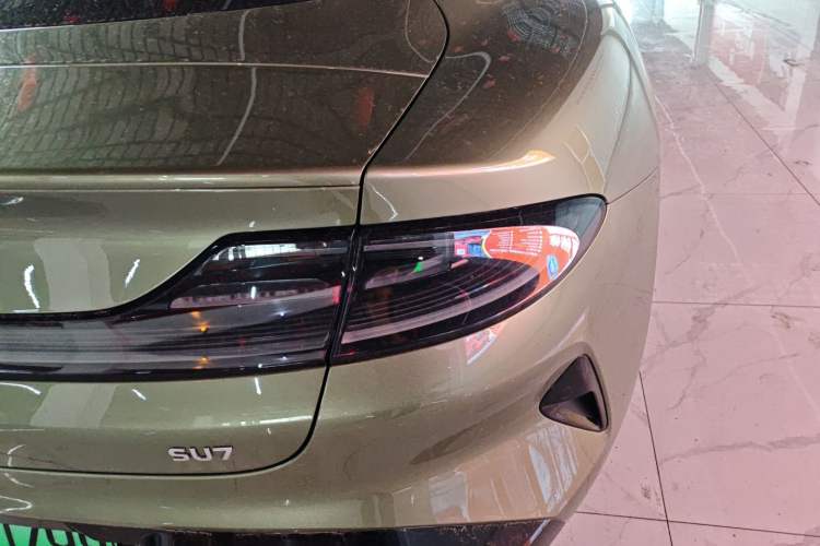 Used  SU7 2024 Rear-Drive Ultra-Long Range Advanced Pro-Level Intelligent Driving Version

