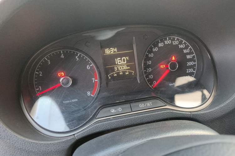 Used Volkswagen Polo 2014 1.4L Manual Fashion Edition
