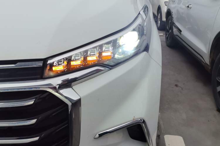 Used SAIC MAXUS G10 2022 2.0T Automatic Smart Enjoyment Version Gasoline 7 Seats