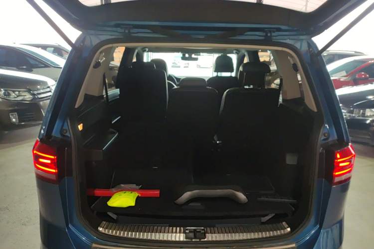 Used Volkswagen Touran 2018 Volkswagen Touran L 280TSI DSG Comfort Edition 7 Seats China V Emission Standard
