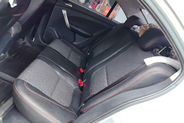 Used Cowin C3 2015 1.5L Manual Gold Diamond Edition
