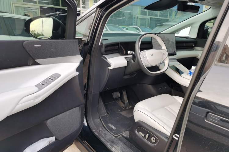 Used XPeng X9 2024 610 Long-Range Pro
