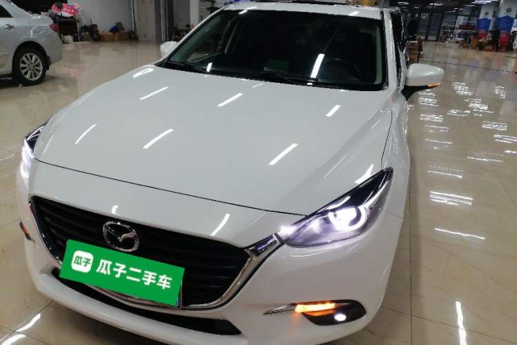Used Mazda Mazda 3 Axela 2019 Cloud-Controlled Version Sedan 1.5L Automatic Luxury Trim China V Standard
