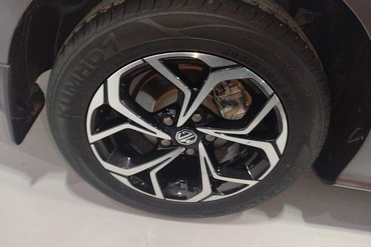 Used MG 5 2022 180 DVVT CVT Youth Luxury Edition
