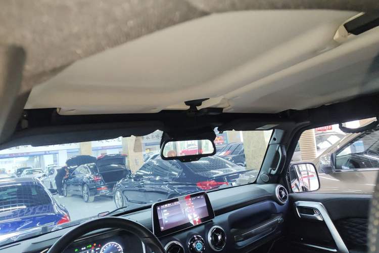 Used  BJ40 2019 PLUS 2.3T Automatic Four-Wheel Drive Flagship Edition China VI Emission Standard
